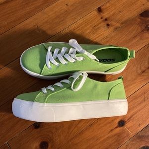 Soda platform sneakers